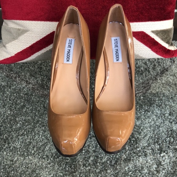 Steve Madden 8.5 nude platform heels - Picture 2 of 16